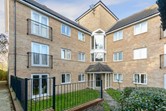 24 Pippin Grove