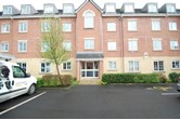 12 Gladstone Close