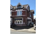 West Vale Hotel, 54 Reads Avenue