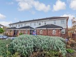 8 Merley Gate