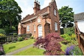 60 Clee Crescent
