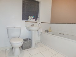 Image of Principal Bathroom