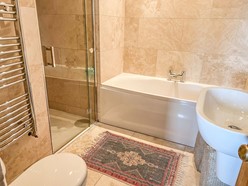 Image of En-Suite Bathroom