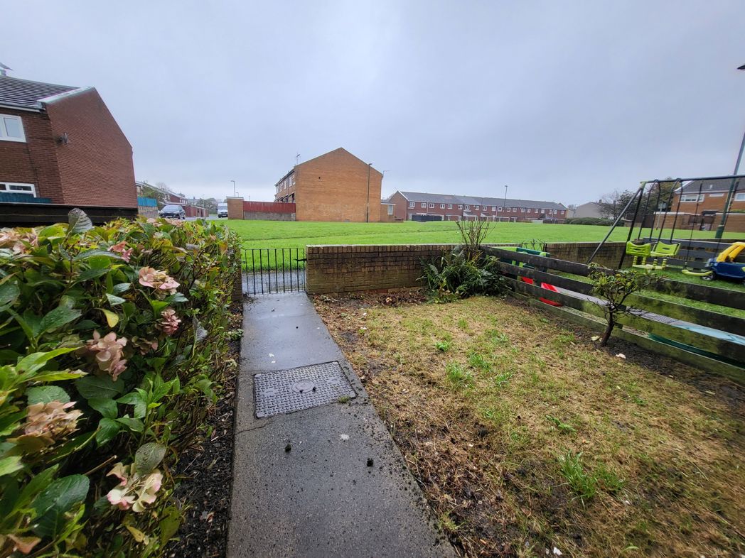 3 bed terrace to buy in NE31