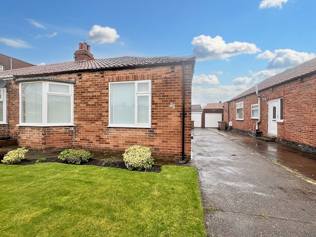 2 bed bungalow to buy in NE12
