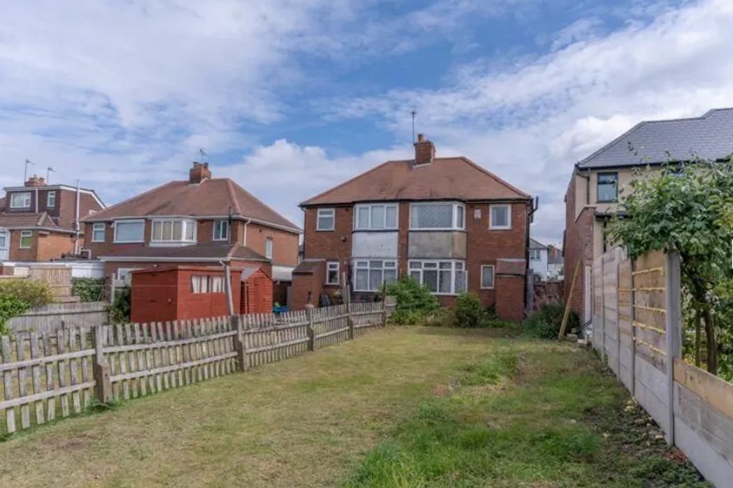 3 bed semidetached to buy in B62