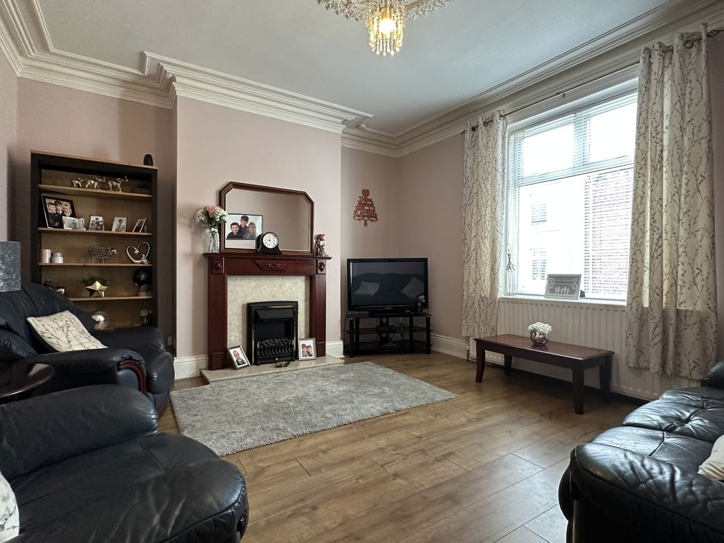 3 bed terrace to buy in NE31