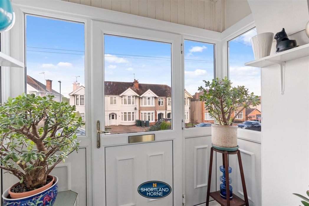 3 bed terrace to buy in CV3