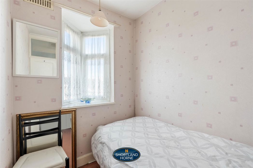 3 bed terrace to buy in CV3