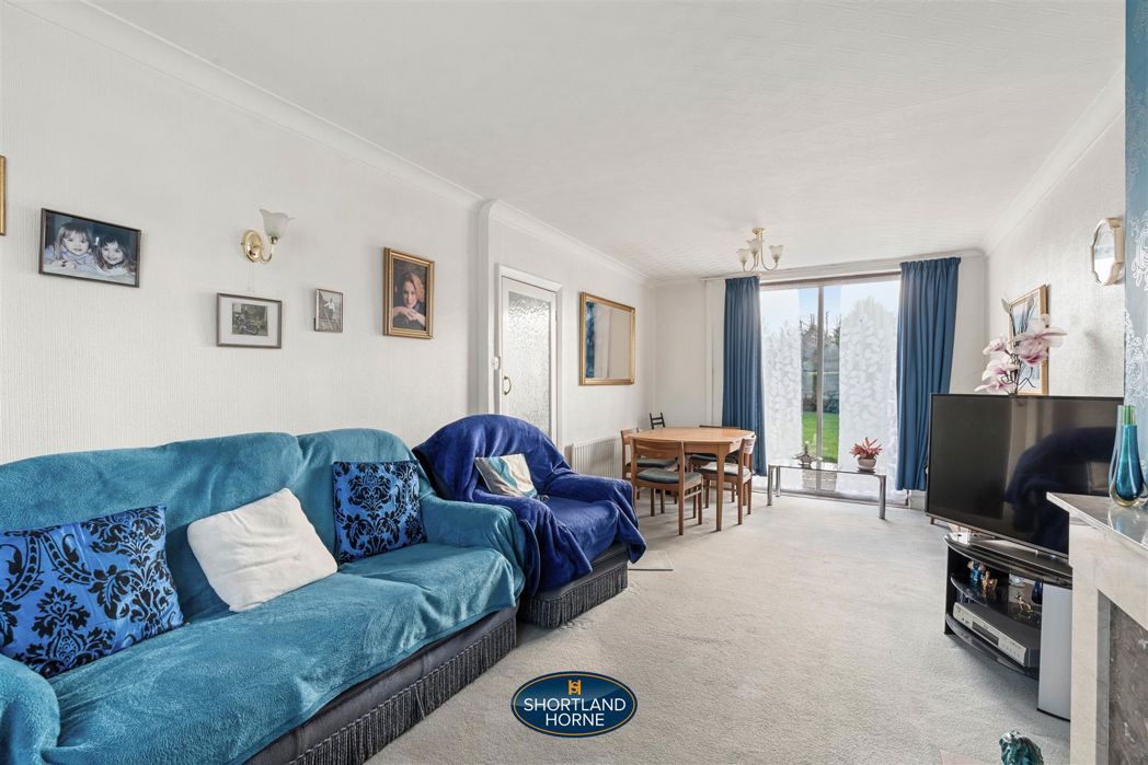 3 bed terrace to buy in CV3