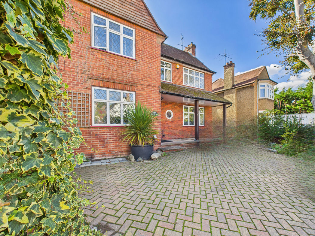 261 W Wycombe Rd, High Wycombe HP12 3AS