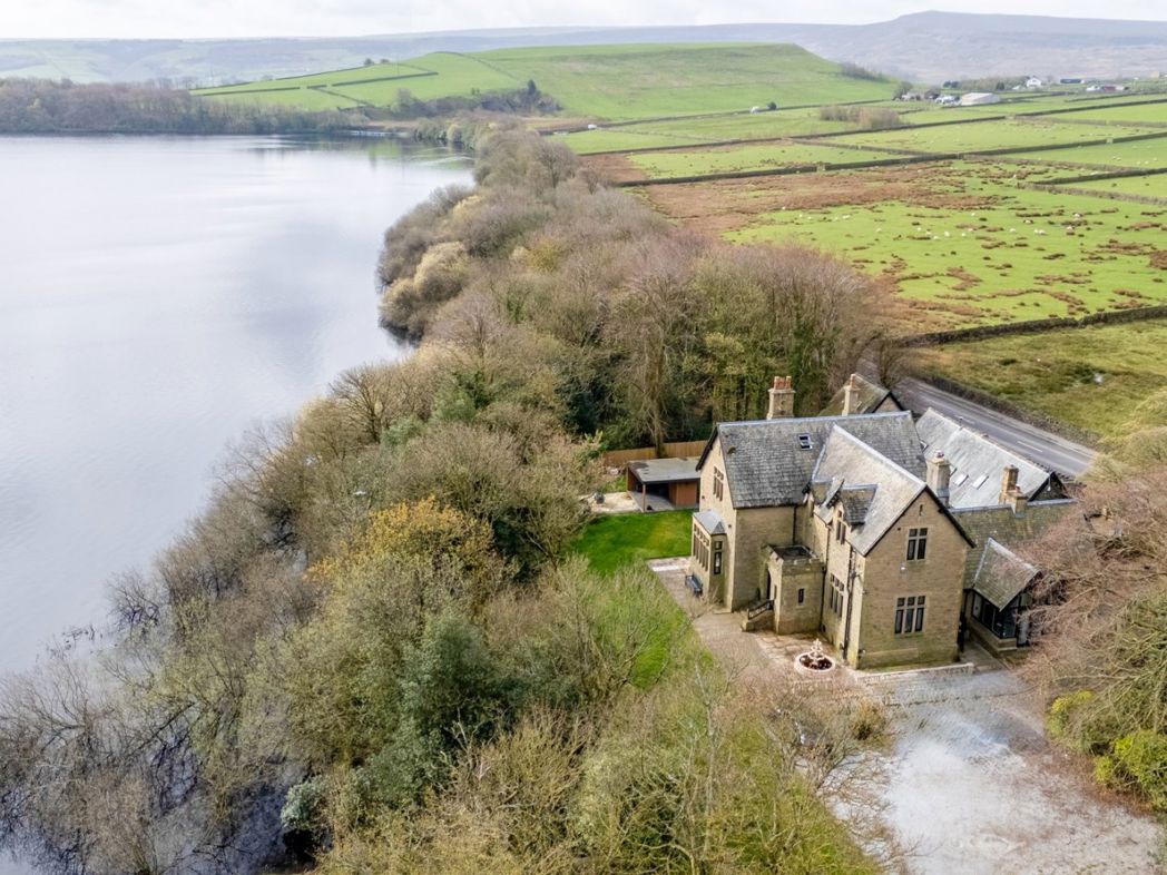 Lake House, Blackmoorfoot, Huddersfield HD7 5TR