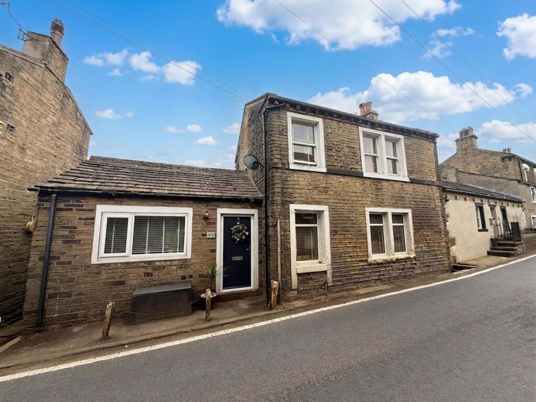 371 Stainland Rd, Stainland, Halifax HX4 9HF