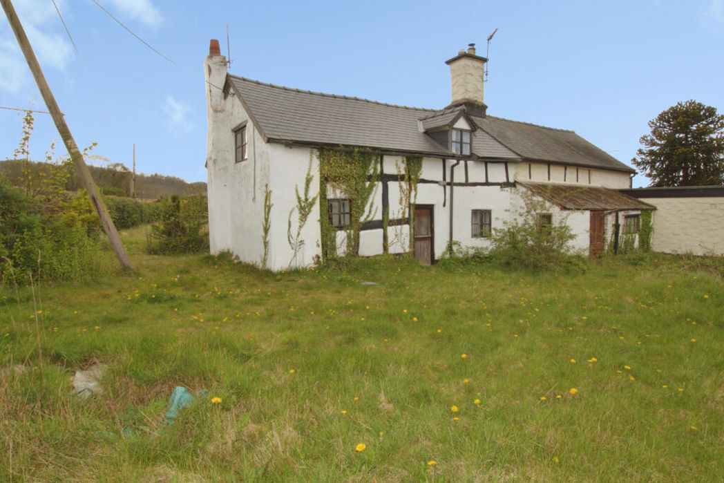 Pen-Y-Clawdd Pentre, Chirk, Wrexham, LL14 5AW