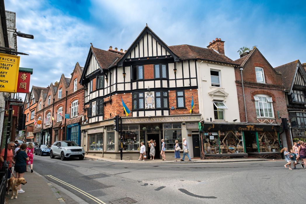 19-21 High St, Lyndhurst SO43 7BB