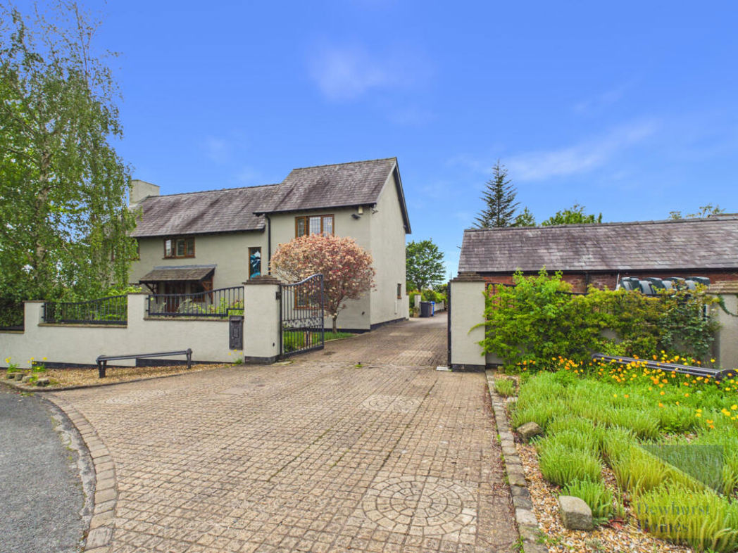 Ivy Farm Lea Lane, Lower Bartle, Preston, Lancashire, PR4 0RT