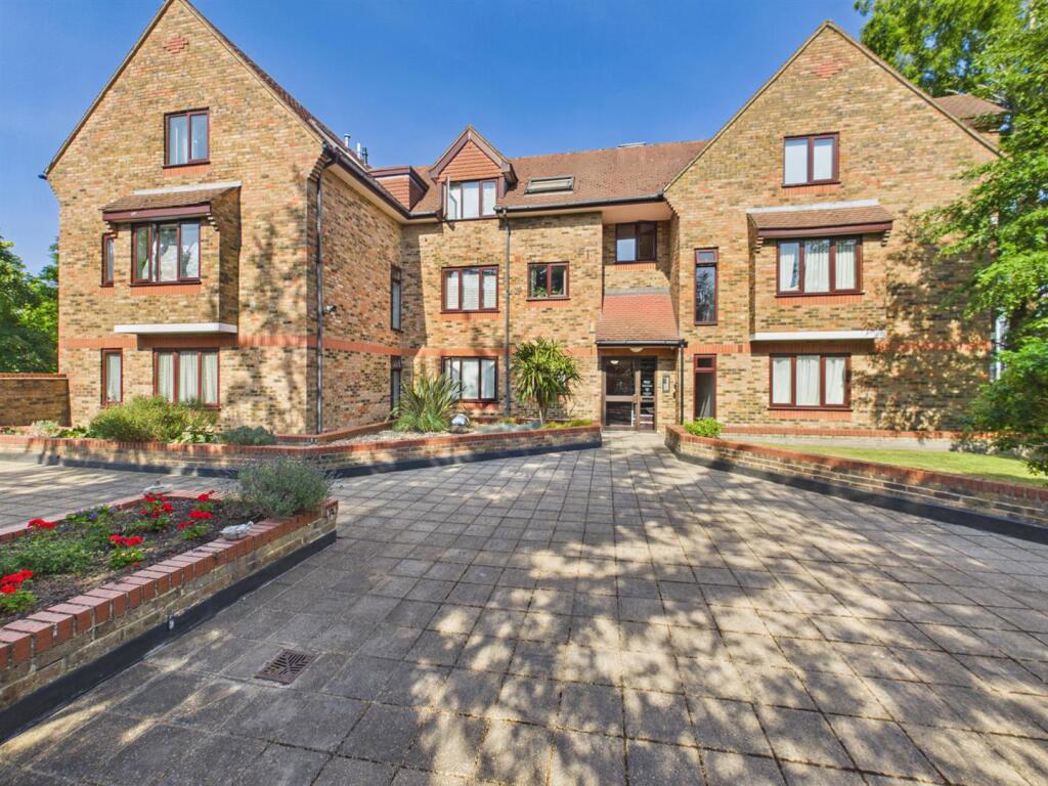 Flat 5 Bell View Manor 10 The Oaks, Ruislip, Middlesex, HA4 7LH