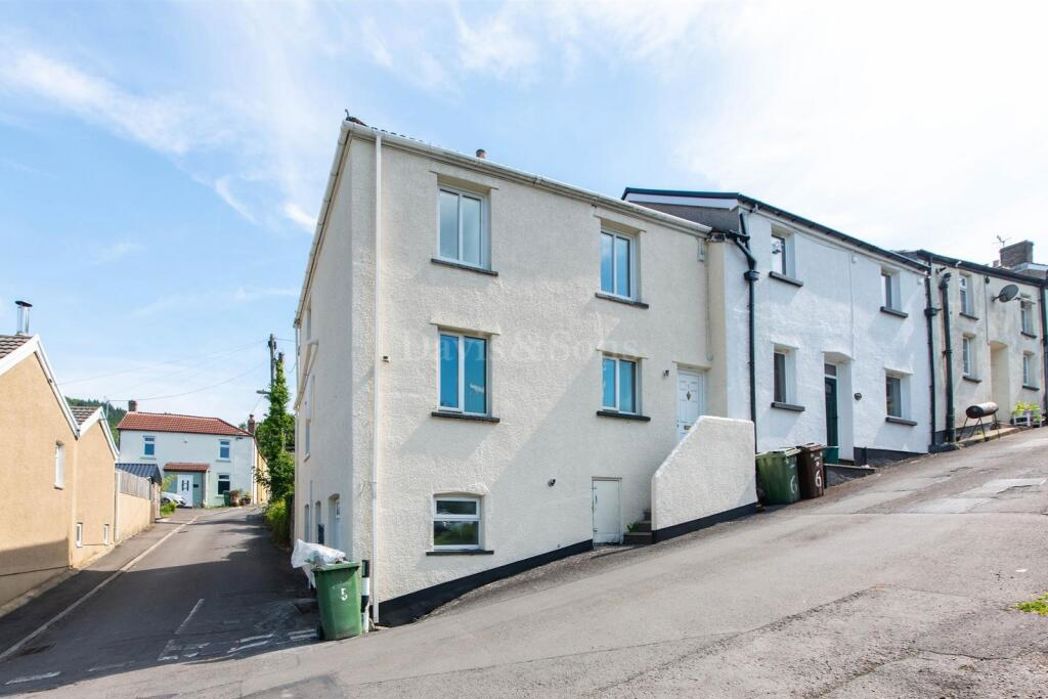 5 Hill St, Abercarn, Newport NP11 5JL