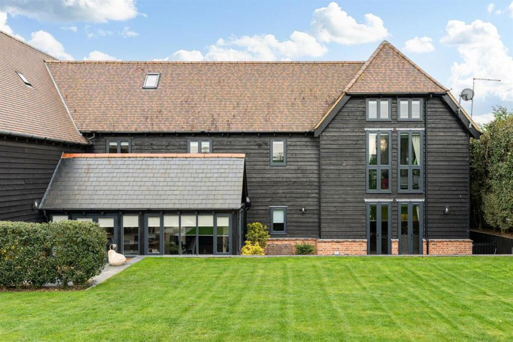 2 Bradbury Farm Barns, Hare Street, Buntingford SG9 0DX