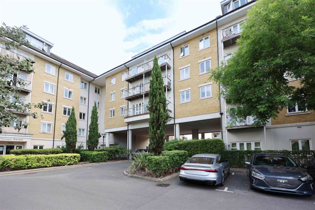 33 Park Lodge Ave, West Drayton UB7 9FL