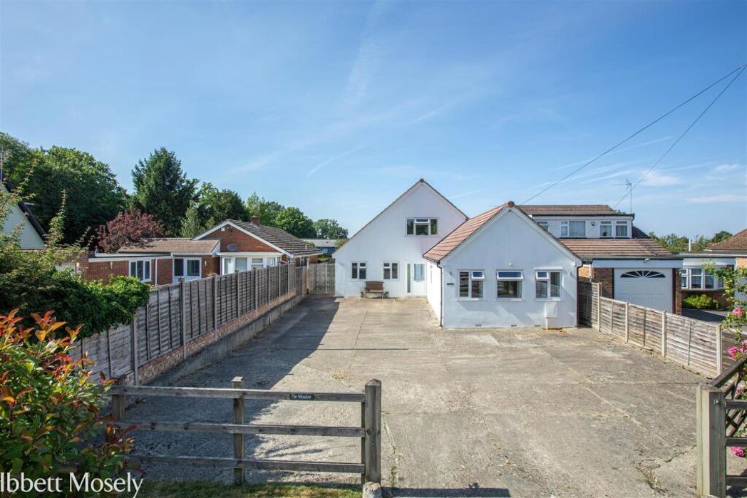 The Meadow Rushetts Road, West Kingsdown, Sevenoaks, Kent, TN15 6EY