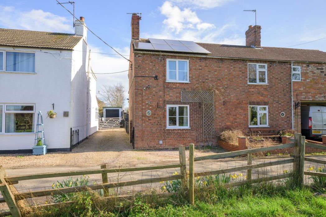 5 Chapel Ln, Baumber, Horncastle LN9 5NQ